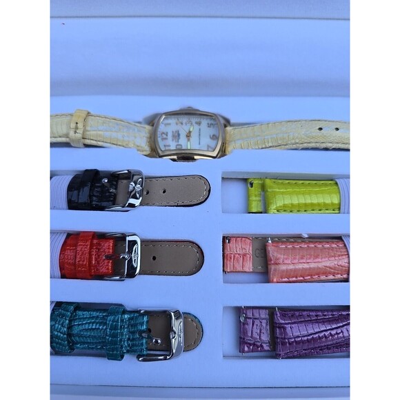 Invicta Special Edition 0574 Baby Lupah Ladies Watch Trinite Mother of Pearl - Picture 7 of 8